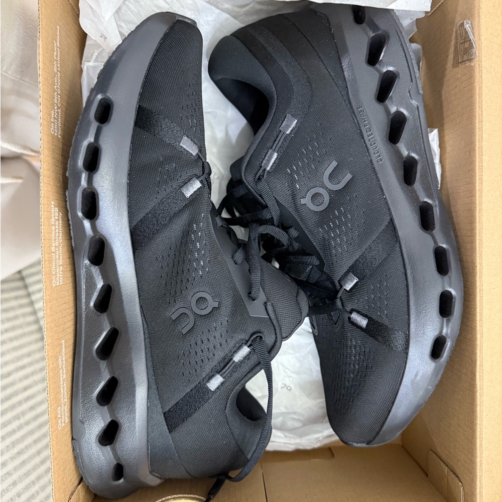 On Clouds Running Men's Black Athletic Shoes